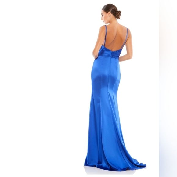 Ieena for Mac Duggal, Plunging Faux Wrap Sleeveless Evening Gown, Royal. Size 10 - Picture 3 of 14